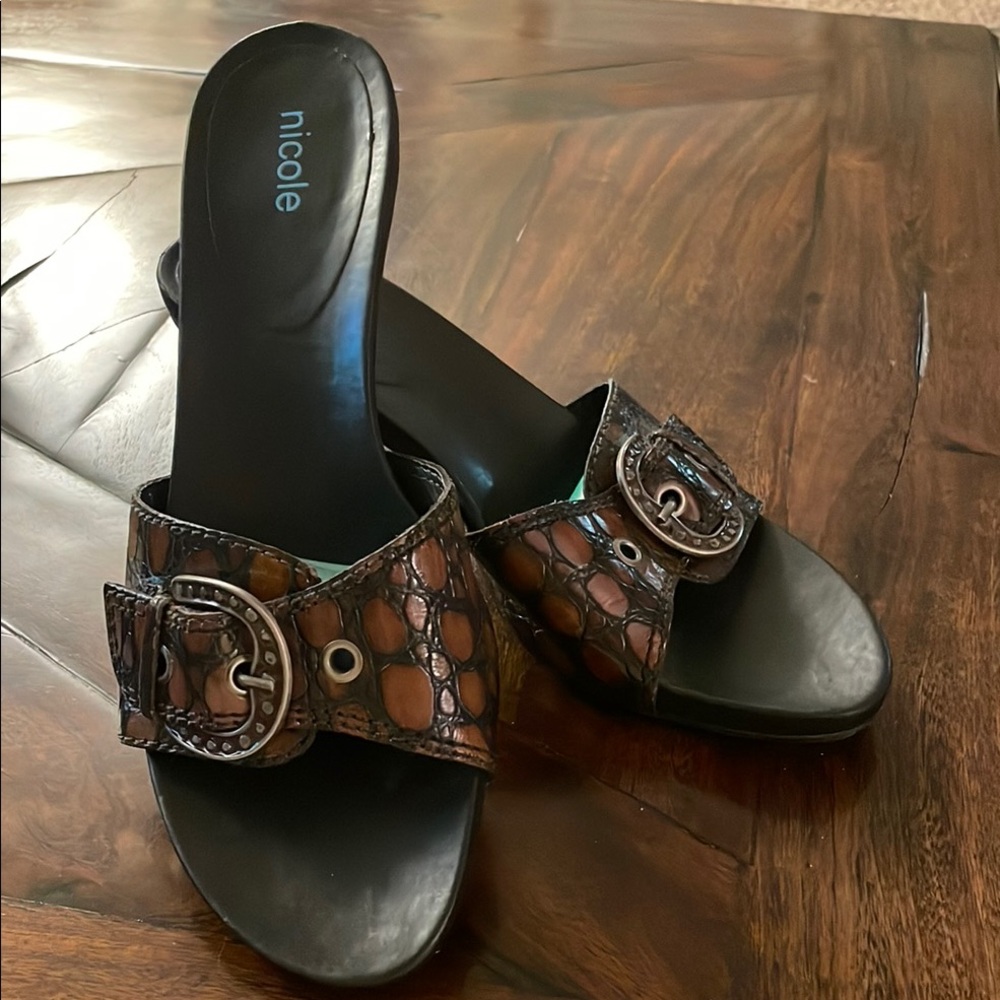 🤎Nicole Brown Mules with Metallic Embellishment - Picture 3 of 16